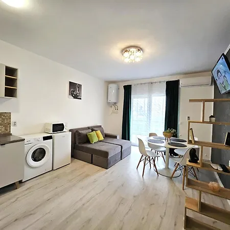 Andalucia Apartment *